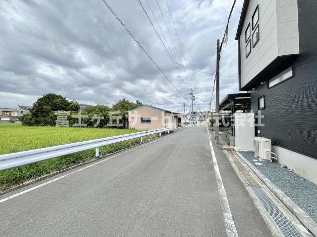 【前面道路含む現地写真】 | 磐田市加茂 新築一戸建て | 前面道路です