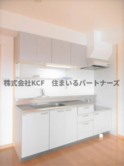 グリーンキャッスルのキッチン|コンパクトなキッチンで掃除もラクラク