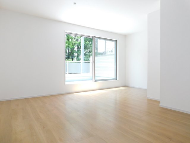 名古屋市北区金城町４丁目の新築一戸建の居間・リビング|◇リビング◇　　南面で明るいリビング１７．１帖　外からの視線が気になりにくい２階リビング！