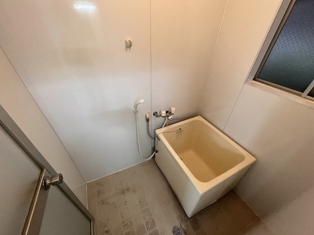 若葉ハイツBの浴室