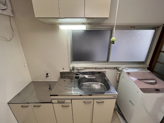 若葉ハイツBのキッチン