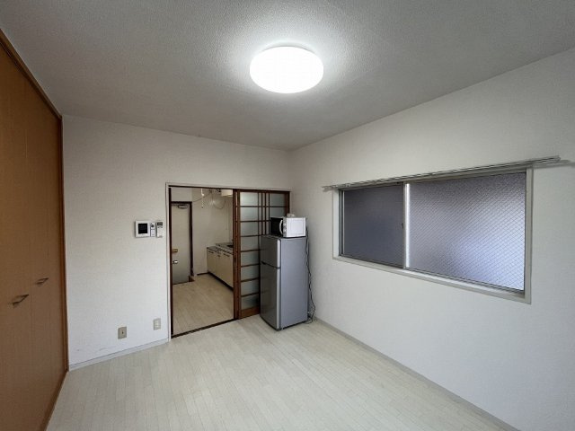 若葉ハイツBの居間・リビング