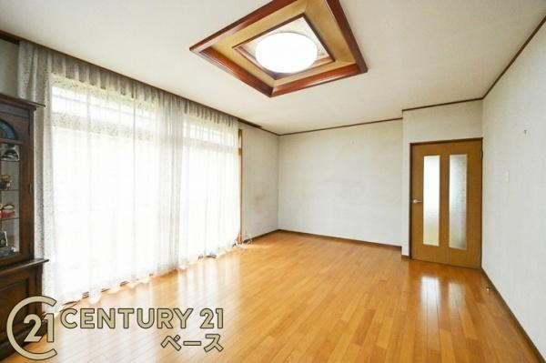 北葛城郡河合町高塚台２丁目の中古一戸建の居間・リビング
