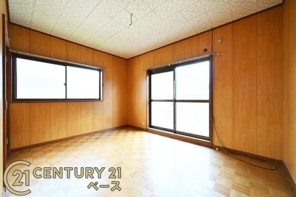 北葛城郡河合町高塚台２丁目の中古一戸建の洋室|■現地撮影写真■日当たりのよい明るい雰囲気の洋室です！