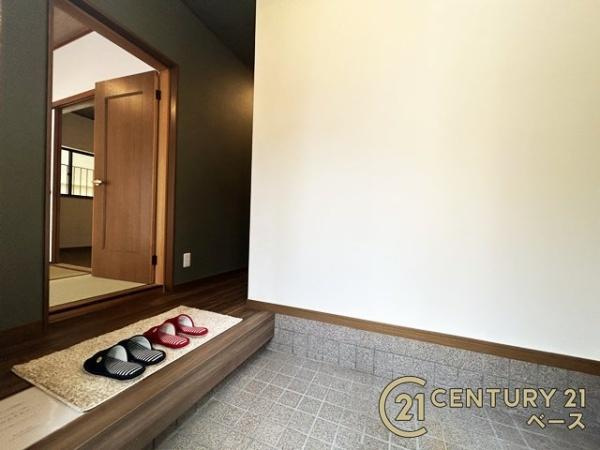 大和郡山市城北町　一戸建の玄関|すっきりとした明るい玄関が家族やお客様を迎えてくれます！