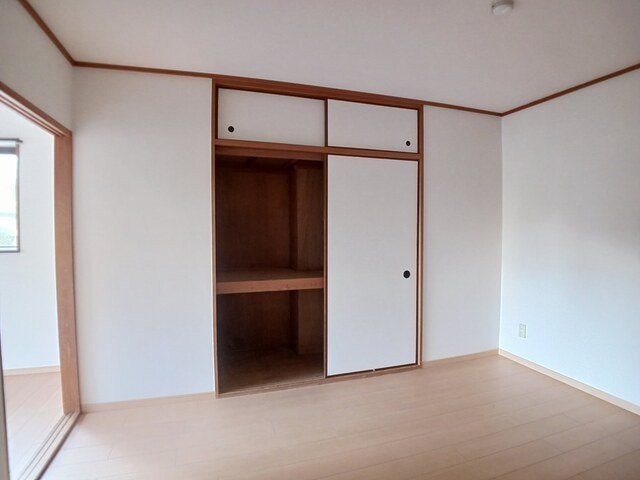 フローレンスＳ．Ｙの収納