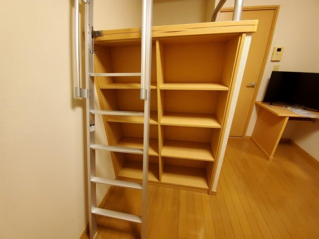 レオパレス山吹のその他|ロフトはベッドとしても、収納としても使えます。