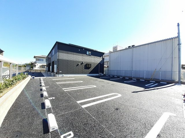 ルーエ　ハイツ　Ⅱの駐車場