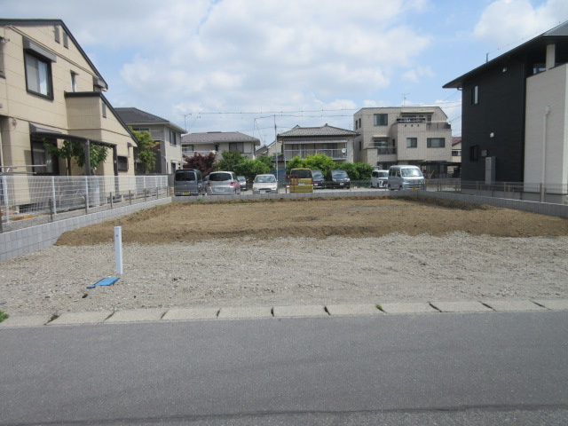 【仲介手数料無料】新築戸建　深谷市東方町5-17-13（全1棟）大型平屋住宅の前面道路含む現地写真