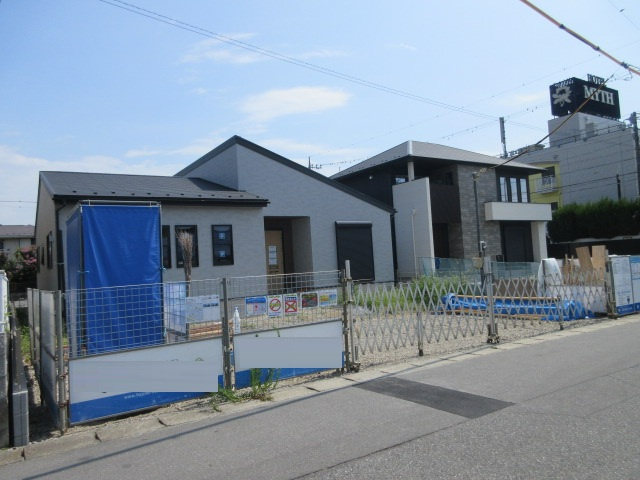 【仲介手数料無料】新築戸建　深谷市東方町5-17-13（全1棟）大型平屋住宅の前面道路含む現地写真