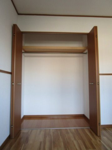 コーポ廣重の収納|こまごまとしたものを収納できそうですね