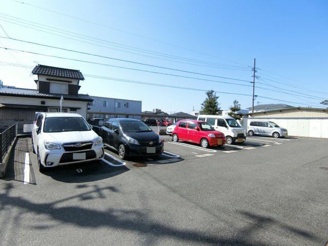 ピュアセルト森尾Ⅱの駐車場