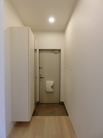 アーモンドアイの玄関