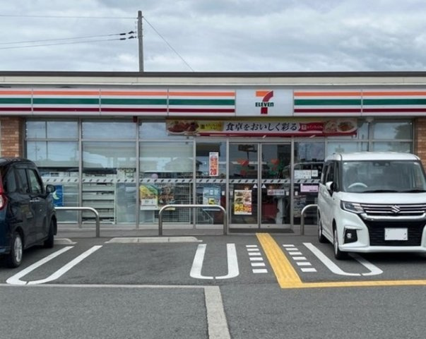 プレアデスＡの周辺|セブンイレブン社町社店まで800m