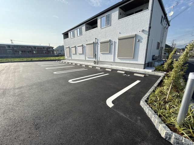 継アパートの駐車場