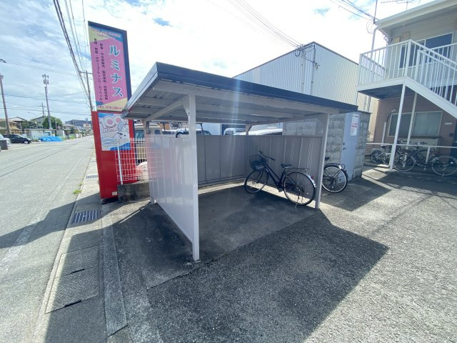ニューシティー勢田の玄関