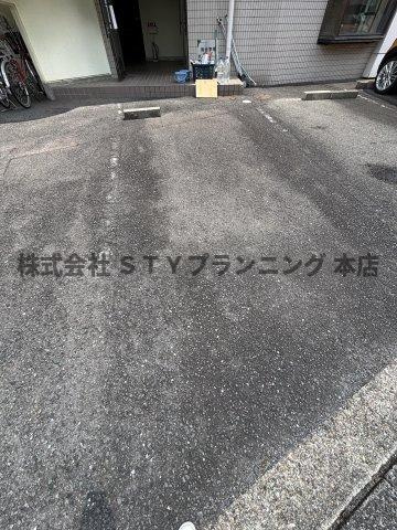 仲介手数料0円！	レモンハイムの駐車場
