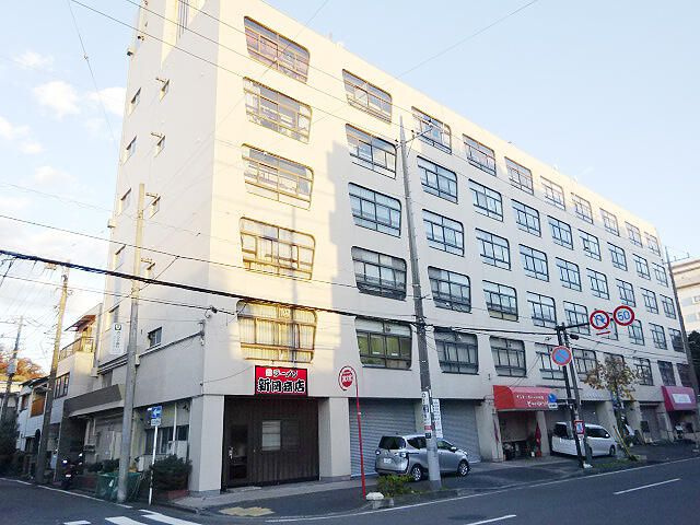 永田町共同ビルの外観