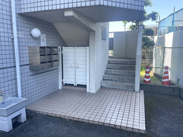 アビタシオンひがしのエントランス