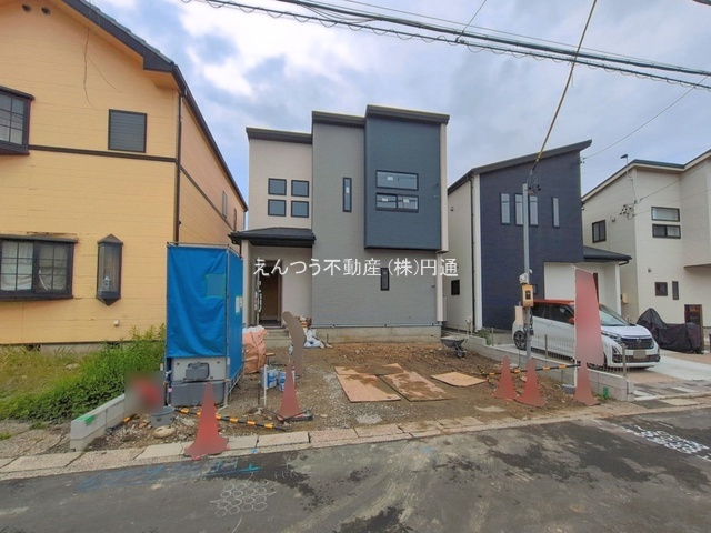 ブルーミングガーデン船頭場2丁目の前面道路含む現地写真