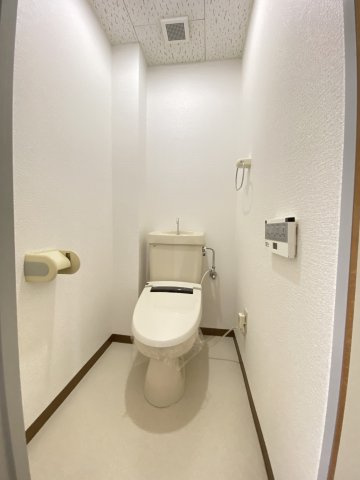 ガーデンホームズ高浜のトイレ|温水洗浄暖房便座付き