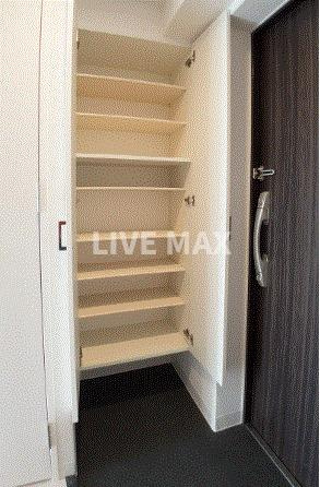 【玄関】ソルテラス京都西大路　郁 