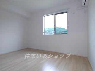 レオパラッツォの寝室|寝室にもエアコンあり