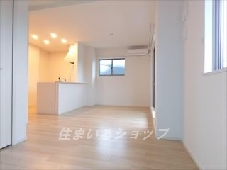 レオパラッツォの居間・リビング|エアコンあり