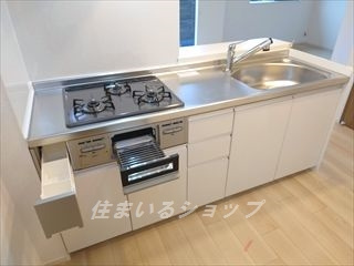 レオパラッツォのキッチン|３口ガスコンロ・グリル付きシステムキッチン