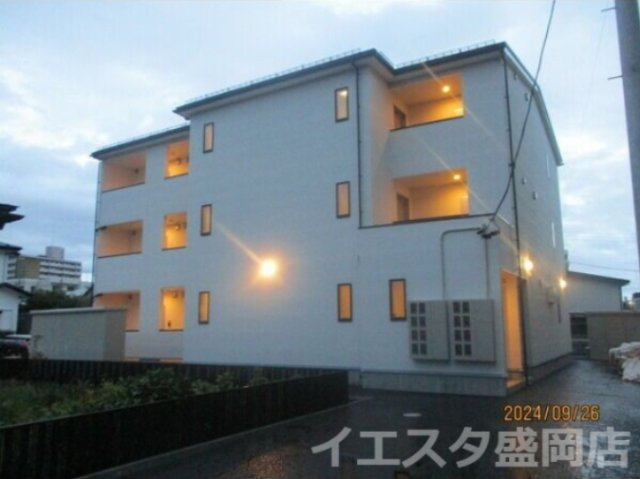 ソワサントセーズ下ノ橋の外観