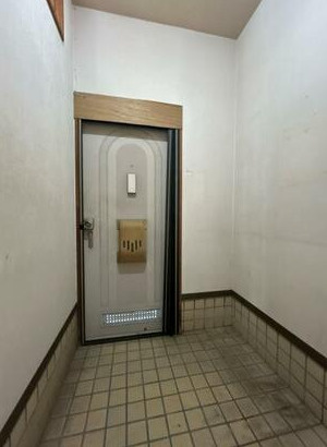 八代市　郡築三番町平屋建　４DKの玄関