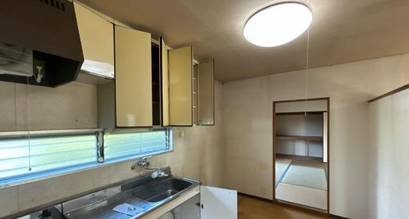 八代市　郡築三番町平屋建　４DKのキッチン