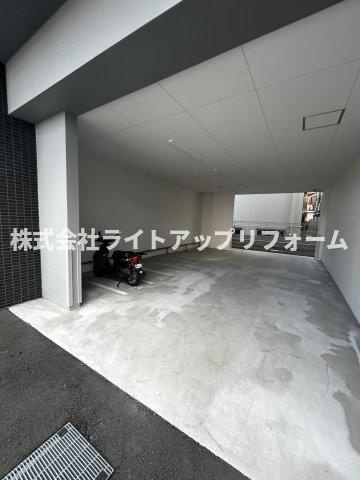 セレニテ神戸ミラクノールの駐車場