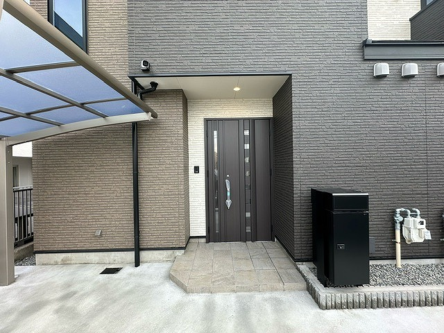 ナンノ第27号館のエントランス