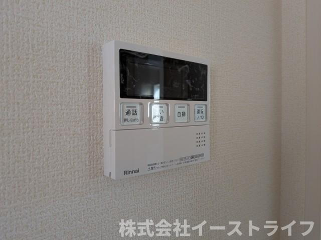 【新築戸建】　いわき市平祢宜町1期　全2棟の発電・温水設備|2号棟写真　リビング内給湯器リモコンです。