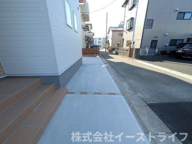 【新築戸建】　いわき市平祢宜町1期　全2棟|2号棟写真　駐輪場スペースとしても活用できる舗装されたスペースです