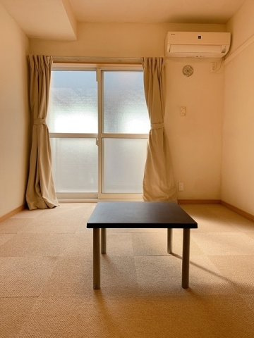 レオパレスウォーターウェーブの居間・リビング|使いやすい居間です