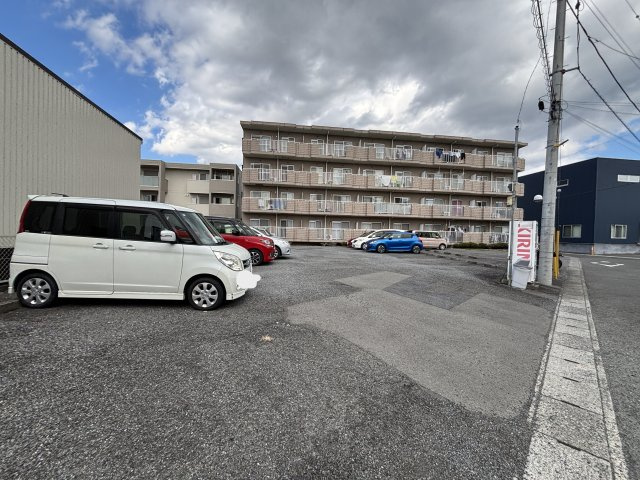 ビューハイツの駐車場