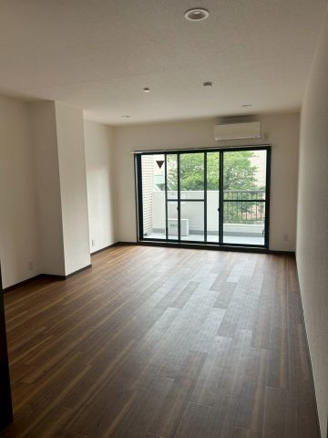 THE URBANE COURTの居間・リビング