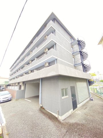 イーズ南春日丘の外観