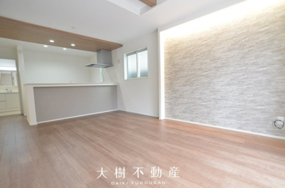 【居間・リビング】 | 座間市ひばりが丘１丁目　新築戸建て　全１棟【仲介手数料無料】