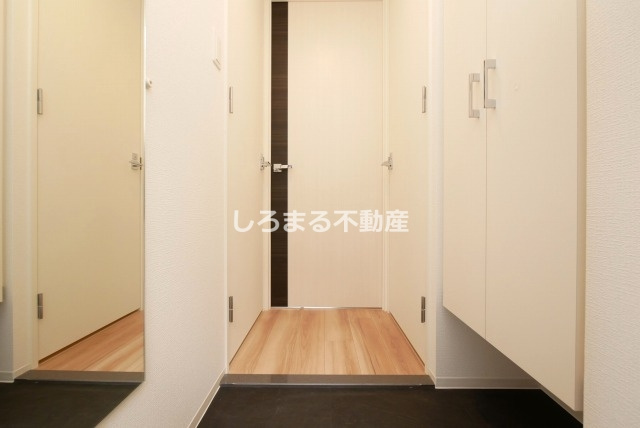 セレニテ阿波座ミラクの玄関