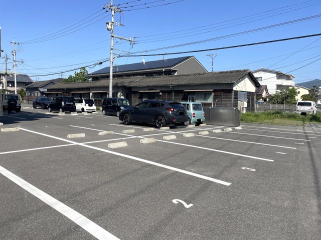 LALOⅠの駐車場