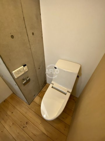 SK TOWER心斎橋EASTのトイレ|SK TOWER心斎橋EAST　温水洗浄便座