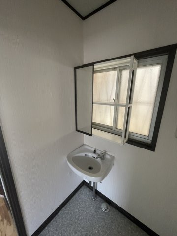 妙法寺貸戸建住宅の洗面所