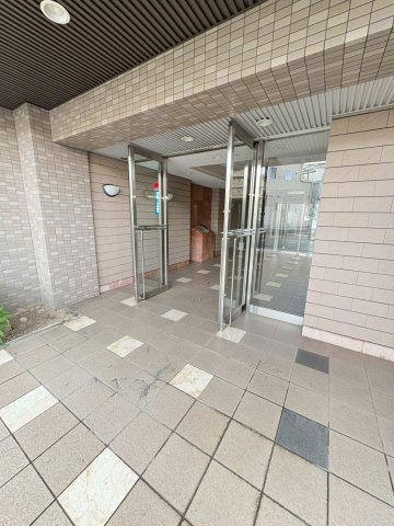 サーパス宝塚のエントランス