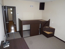 落ち着いて過ごせるお部屋なので、寝室にいかがでしょうか