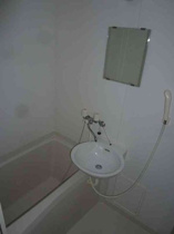 コンパクトで使いやすいお風呂です