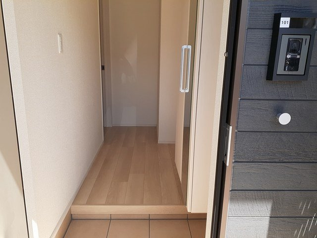 リサイア　Ｂの玄関