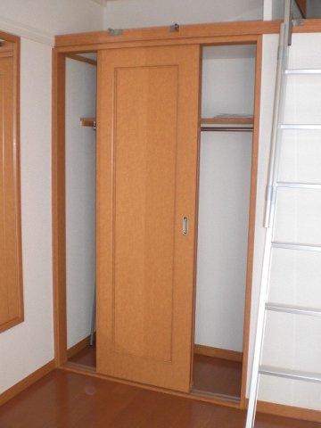 内装は落ち着いています